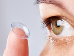 Dokter Spesialis Mata Sebut Softlens Tidak Bisa Gantikan Fungsi Kacamata