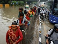 Hujan Lebat-Bencana Banjir Parah Tewaskan 35 Orang di Gujarat India