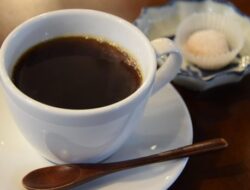 Apa Efek Samping Minum Kopi Hitam Tanpa Gula Setiap Hari?